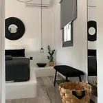 Mazi Stin Io Chora d'Ios