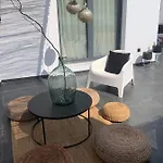 Mazi Stin Io Hébergement de vacances *