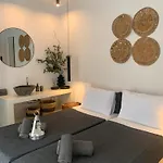 Mazi Stin Io 度假居 *