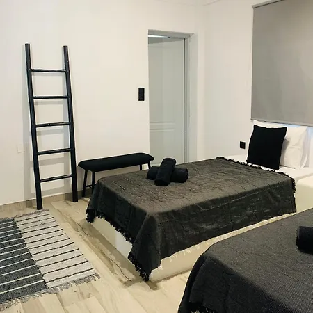 Holiday home Mazi Stin Io
