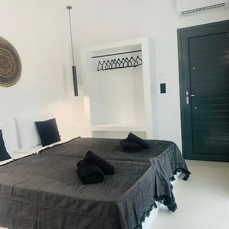 Holiday home Mazi Stin Io *