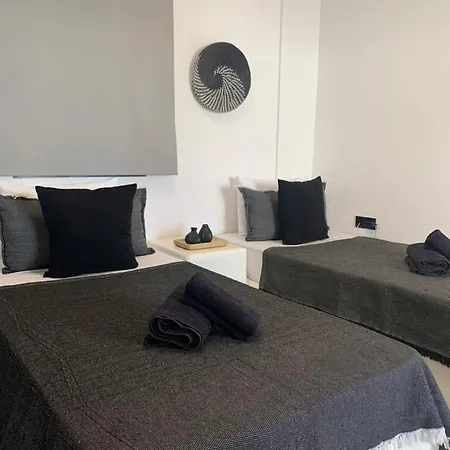 Holiday home Mazi Stin Io