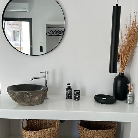 Mazi Stin Io Hébergement de vacances *