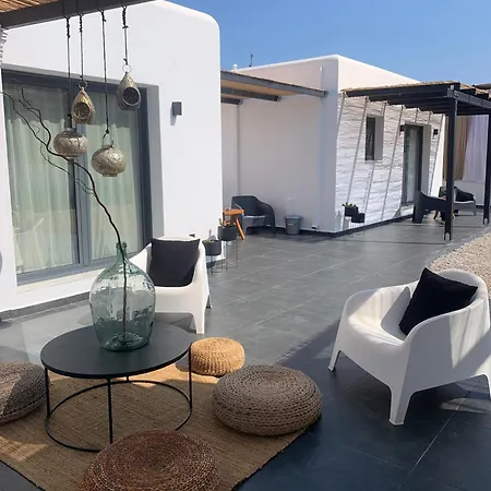 Mazi Stin Io Holiday home *
