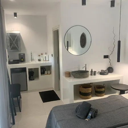 Mazi Stin Io Hébergement de vacances *