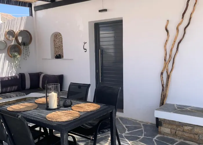 Mazi Stin Io * Chora (Ios)